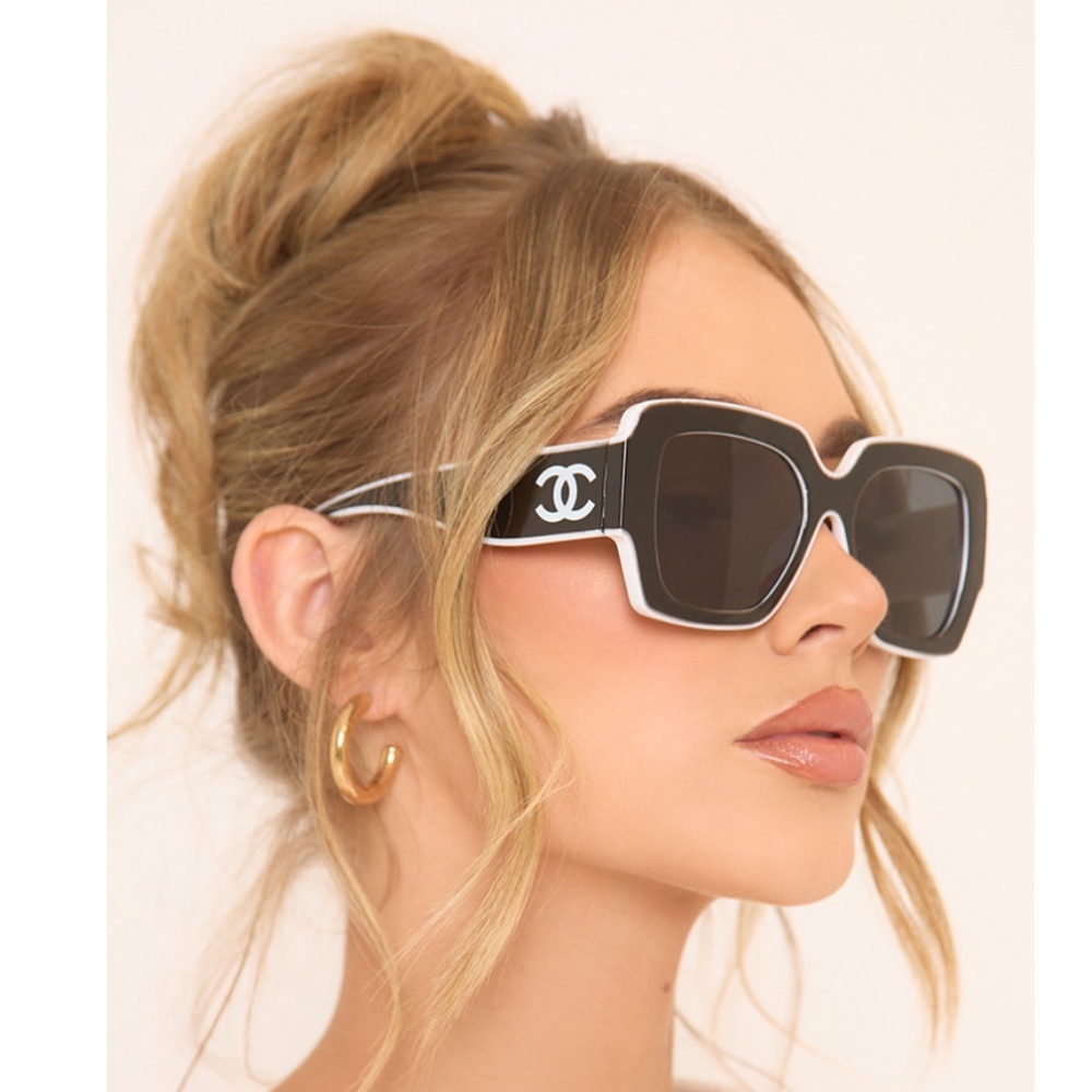 Oversized Sunglasses In Black